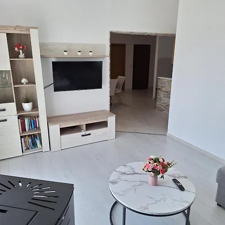 Tre Strade Apartment Baska Voda